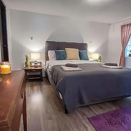 Beautiful For Two With A Pool Отель 3*