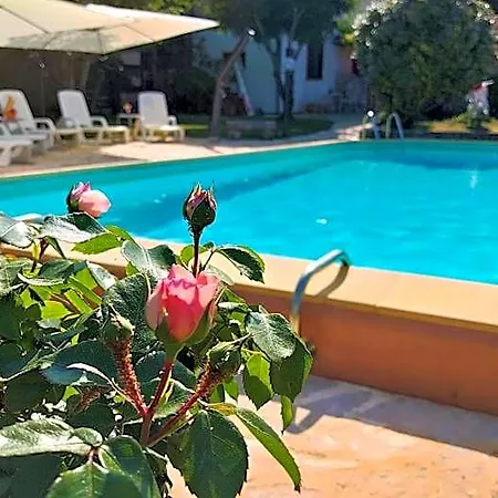 Beautiful For Two With A Pool Отель Ровинь