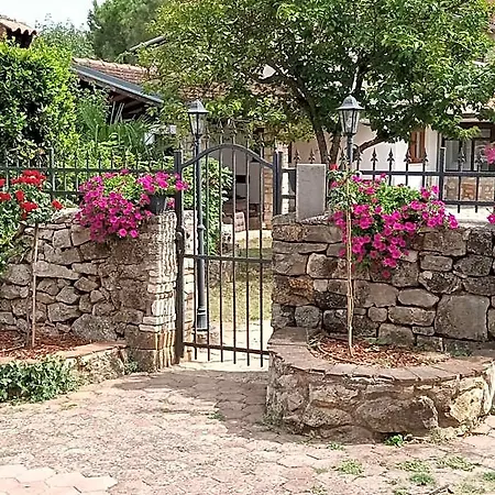 Beautiful For Two With A Pool Ровинь