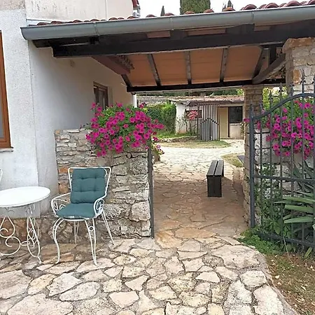 Otel Beautiful For Two With A Pool
